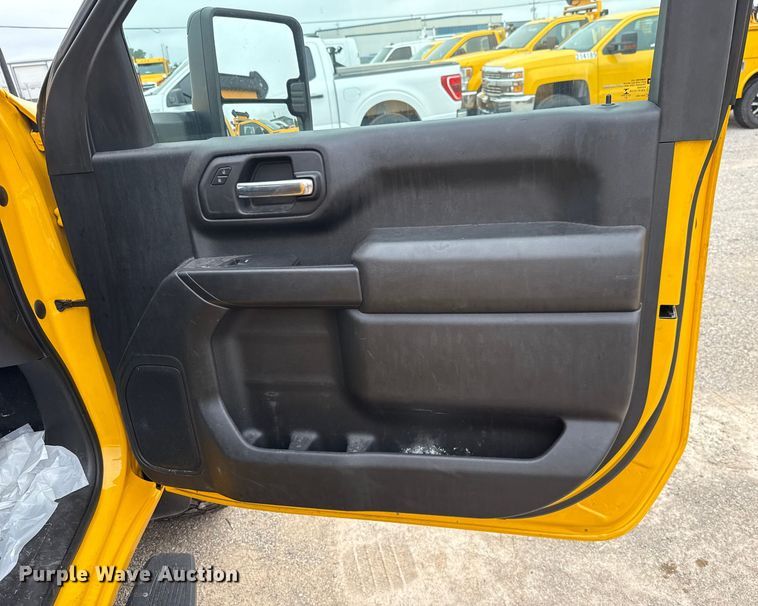 image for item EU2213 2021 Chevrolet Silverado 3500HD utility bed pickup truck