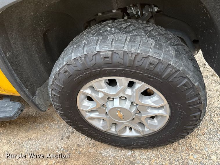 image for item EU2213 2021 Chevrolet Silverado 3500HD utility bed pickup truck