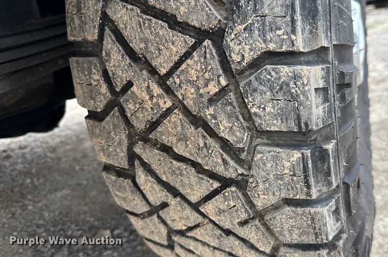 image for item EU2213 2021 Chevrolet Silverado 3500HD utility bed pickup truck