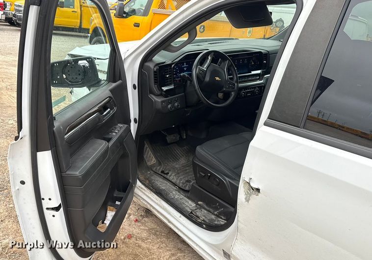 image for item EU2214 2023 Chevrolet Silverado 1500 Crew Cab pickup truck