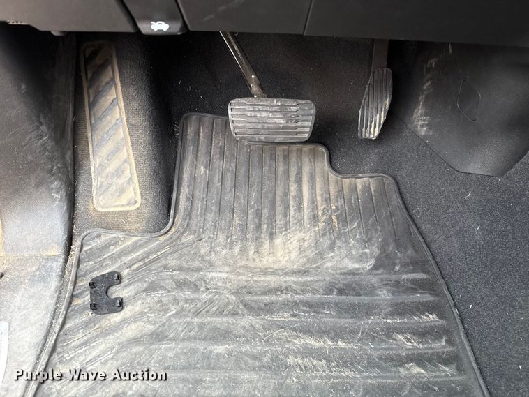 image for item EU2214 2023 Chevrolet Silverado 1500 Crew Cab pickup truck