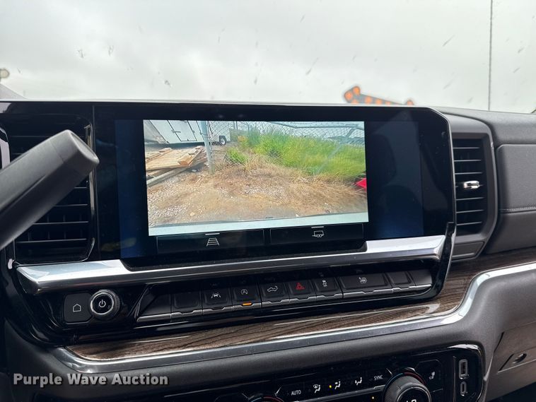 image for item EU2214 2023 Chevrolet Silverado 1500 Crew Cab pickup truck