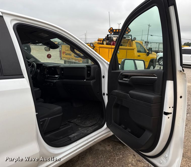 image for item EU2214 2023 Chevrolet Silverado 1500 Crew Cab pickup truck