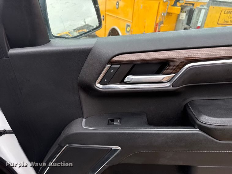 image for item EU2214 2023 Chevrolet Silverado 1500 Crew Cab pickup truck