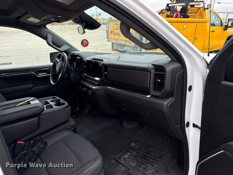 image for item EU2214 2023 Chevrolet Silverado 1500 Crew Cab pickup truck