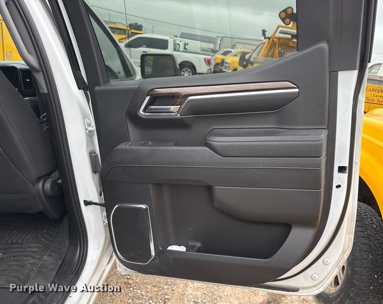 image for item EU2214 2023 Chevrolet Silverado 1500 Crew Cab pickup truck