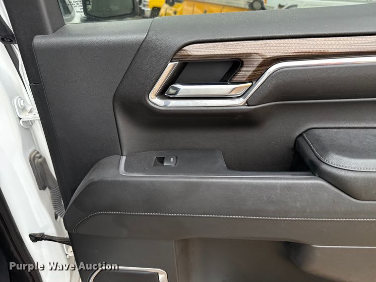 image for item EU2214 2023 Chevrolet Silverado 1500 Crew Cab pickup truck