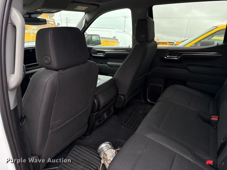 image for item EU2214 2023 Chevrolet Silverado 1500 Crew Cab pickup truck