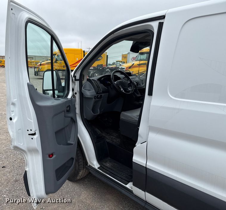 image for item EU2215 2017 Ford Transit 150 van