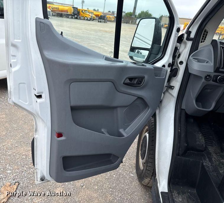 image for item EU2215 2017 Ford Transit 150 van