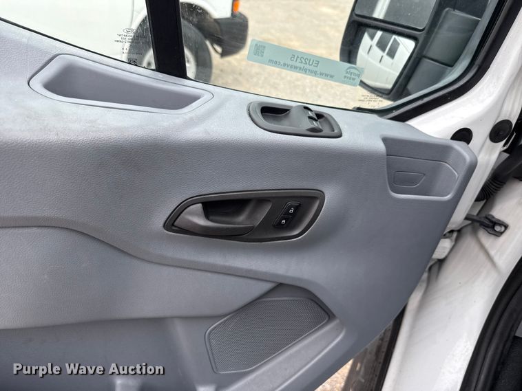 image for item EU2215 2017 Ford Transit 150 van