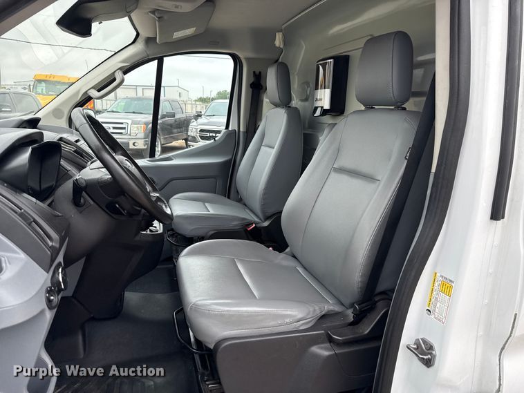 image for item EU2215 2017 Ford Transit 150 van