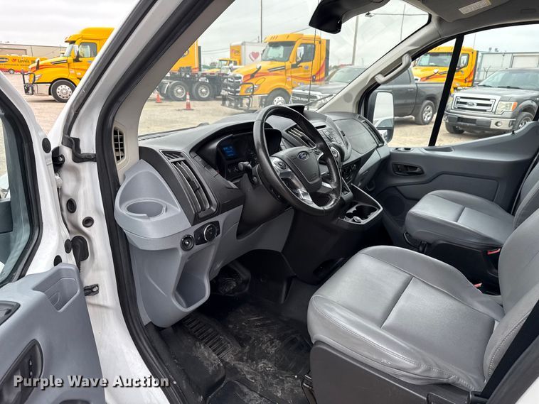 image for item EU2215 2017 Ford Transit 150 van