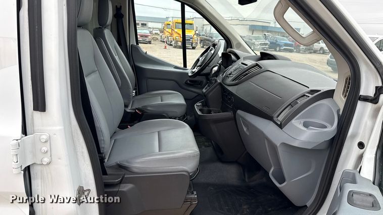 image for item EU2215 2017 Ford Transit 150 van