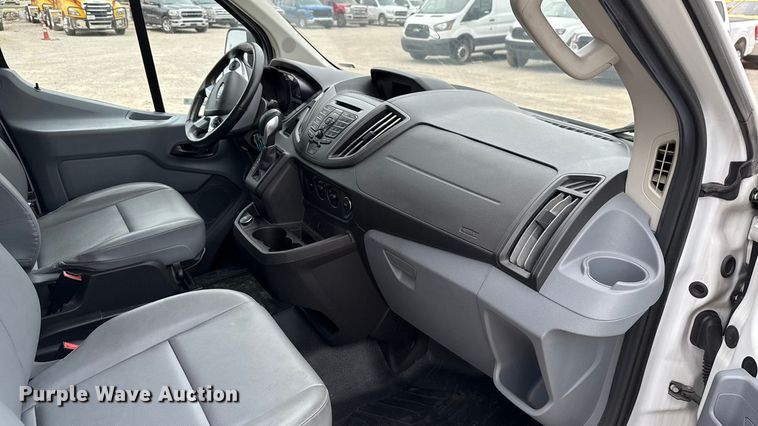 image for item EU2215 2017 Ford Transit 150 van