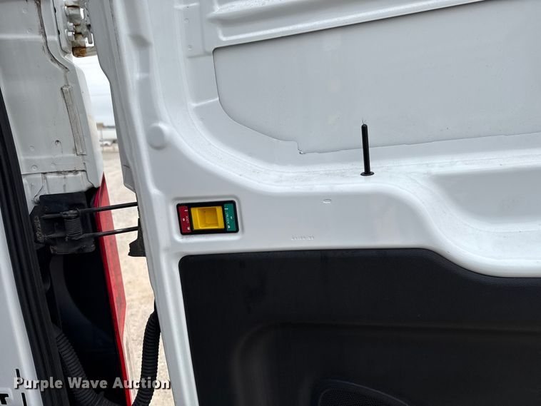 image for item EU2215 2017 Ford Transit 150 van