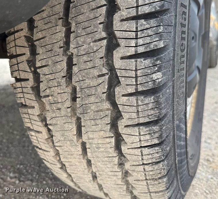 image for item EU2215 2017 Ford Transit 150 van