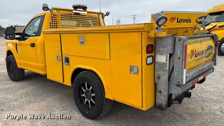 image for item EU2216 2017 Ford F350 Super Duty utility bed pickup truck