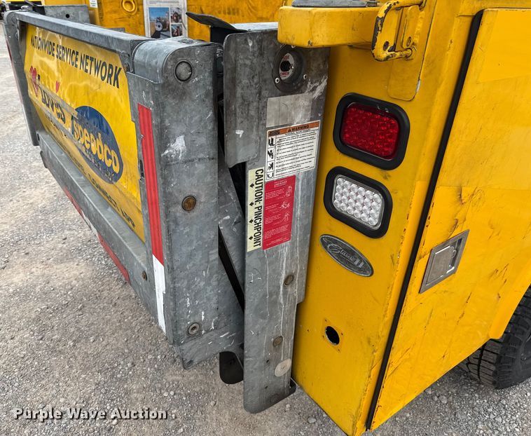 image for item EU2216 2017 Ford F350 Super Duty utility bed pickup truck