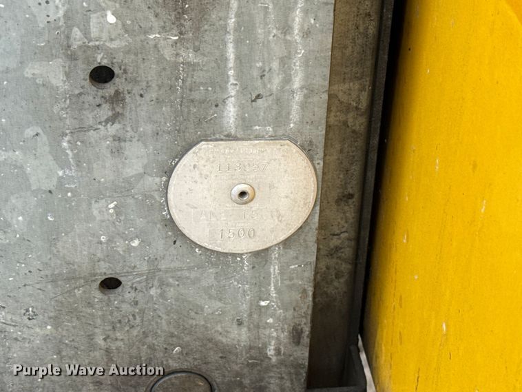 image for item EU2216 2017 Ford F350 Super Duty utility bed pickup truck