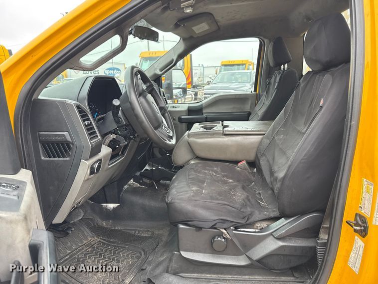 image for item EU2216 2017 Ford F350 Super Duty utility bed pickup truck