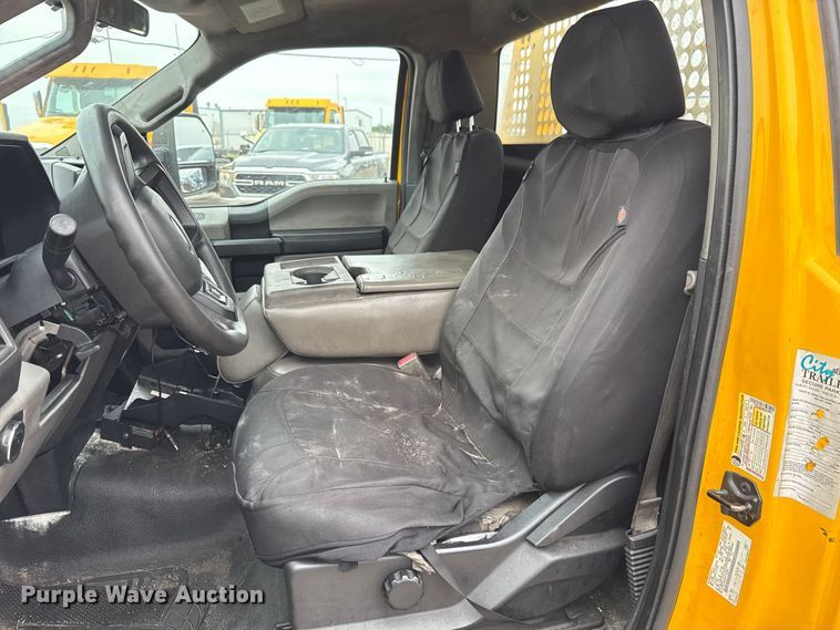 image for item EU2216 2017 Ford F350 Super Duty utility bed pickup truck