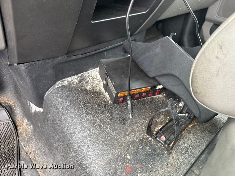 image for item EU2216 2017 Ford F350 Super Duty utility bed pickup truck