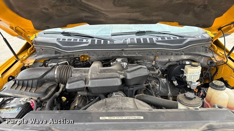 image for item EU2216 2017 Ford F350 Super Duty utility bed pickup truck