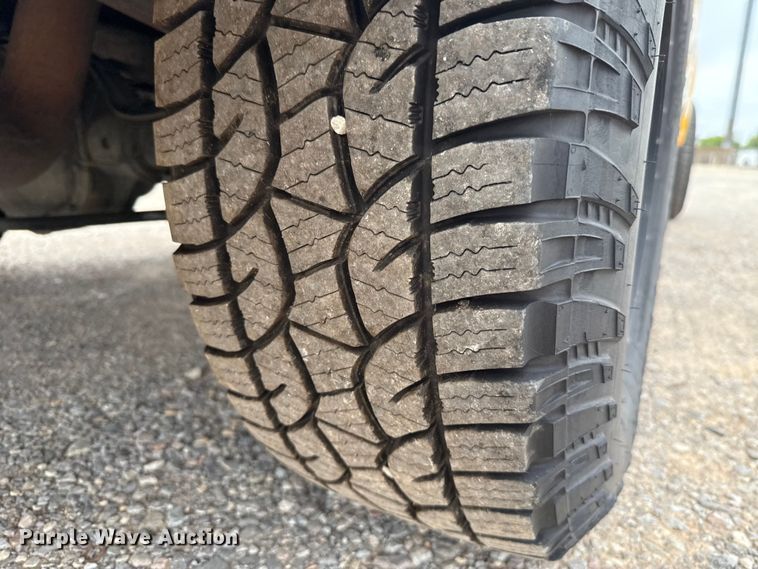 image for item EU2216 2017 Ford F350 Super Duty utility bed pickup truck