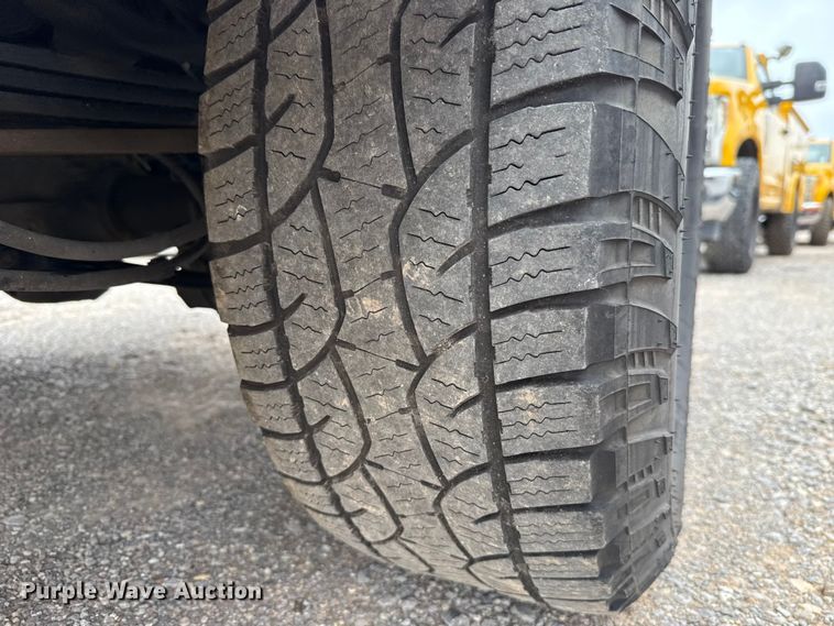 image for item EU2216 2017 Ford F350 Super Duty utility bed pickup truck