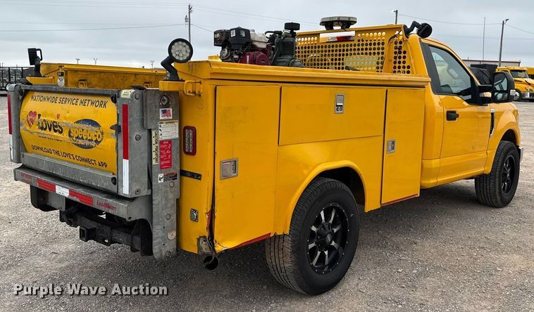 image for item EU2217 2018 Ford F350 Super Duty  utility bed pickup truck