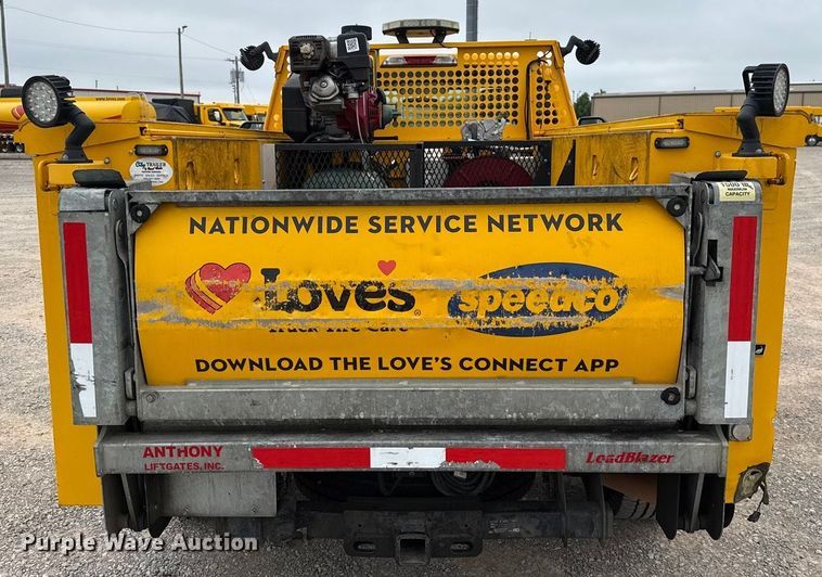 image for item EU2217 2018 Ford F350 Super Duty  utility bed pickup truck