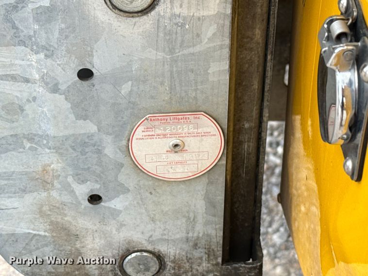 image for item EU2217 2018 Ford F350 Super Duty  utility bed pickup truck