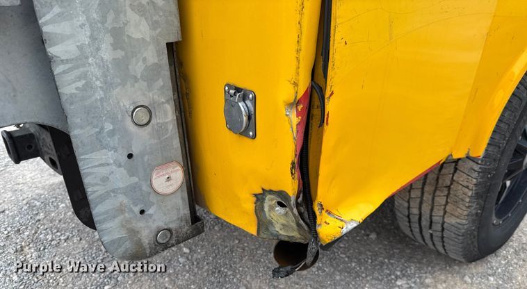 image for item EU2217 2018 Ford F350 Super Duty  utility bed pickup truck