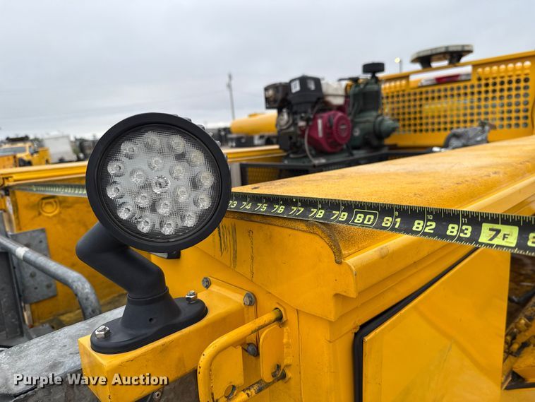 image for item EU2217 2018 Ford F350 Super Duty  utility bed pickup truck