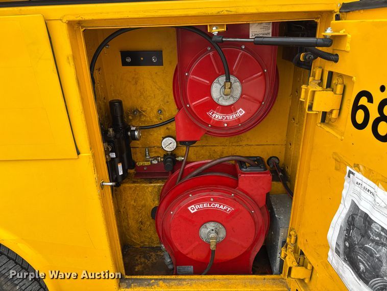 image for item EU2217 2018 Ford F350 Super Duty  utility bed pickup truck