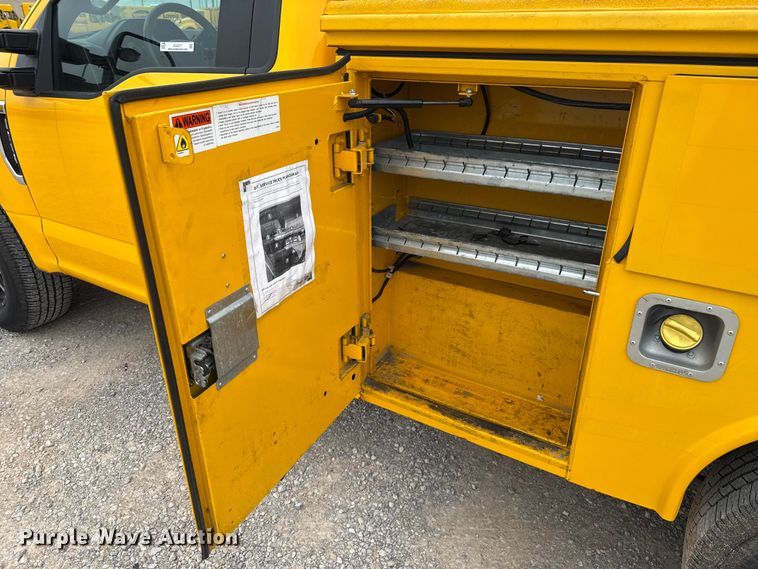 image for item EU2217 2018 Ford F350 Super Duty  utility bed pickup truck