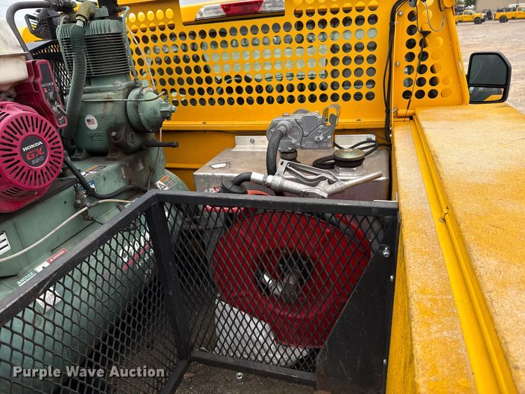 image for item EU2217 2018 Ford F350 Super Duty  utility bed pickup truck