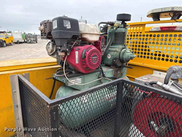 image for item EU2217 2018 Ford F350 Super Duty  utility bed pickup truck