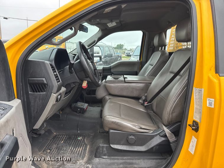 image for item EU2217 2018 Ford F350 Super Duty  utility bed pickup truck