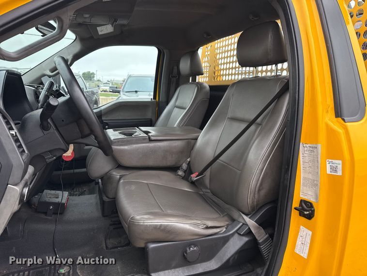 image for item EU2217 2018 Ford F350 Super Duty  utility bed pickup truck