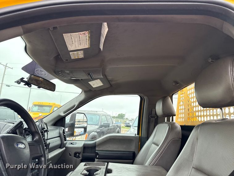 image for item EU2217 2018 Ford F350 Super Duty  utility bed pickup truck