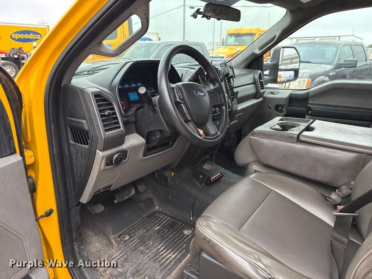 image for item EU2217 2018 Ford F350 Super Duty  utility bed pickup truck