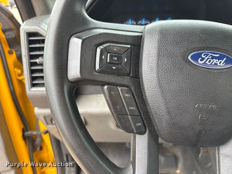 image for item EU2217 2018 Ford F350 Super Duty  utility bed pickup truck