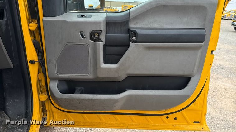 image for item EU2217 2018 Ford F350 Super Duty  utility bed pickup truck