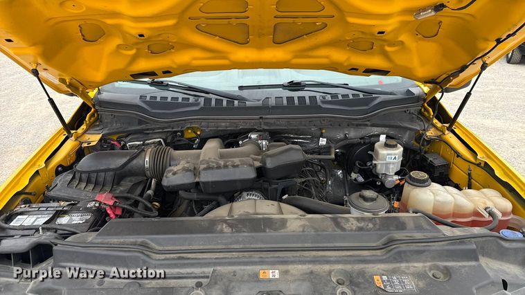 image for item EU2217 2018 Ford F350 Super Duty  utility bed pickup truck