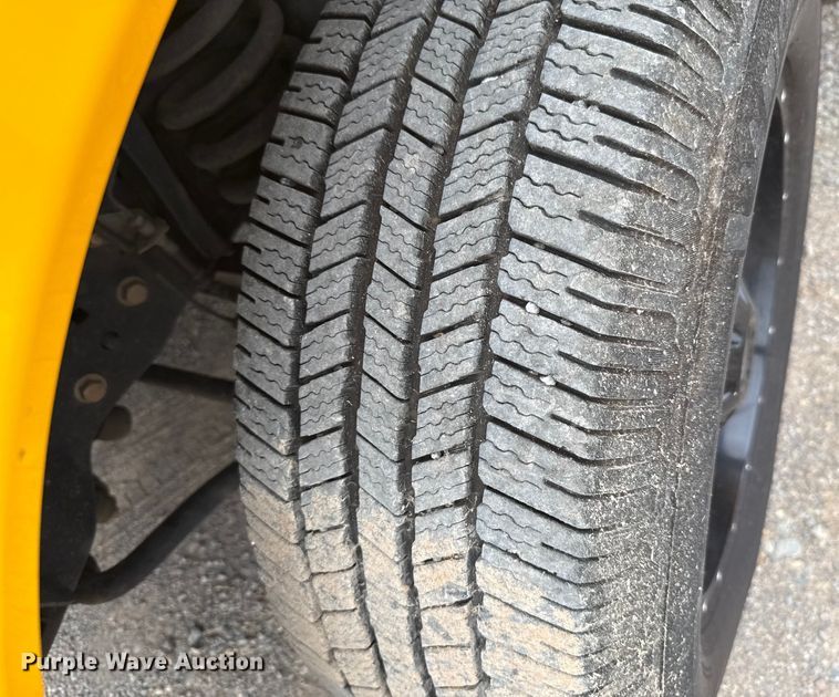 image for item EU2217 2018 Ford F350 Super Duty  utility bed pickup truck