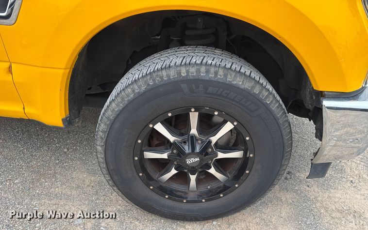 image for item EU2217 2018 Ford F350 Super Duty  utility bed pickup truck