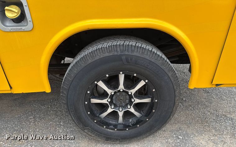 image for item EU2217 2018 Ford F350 Super Duty  utility bed pickup truck