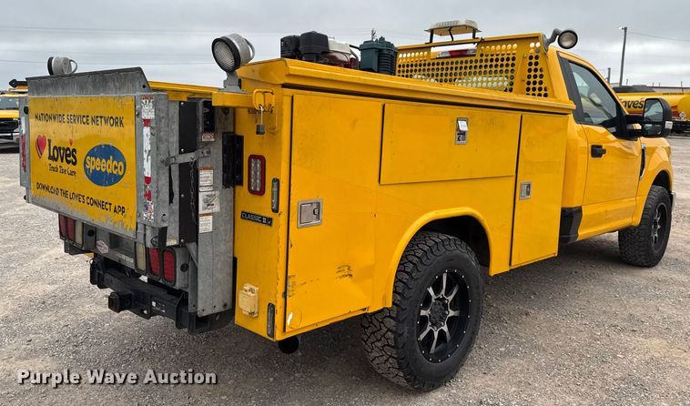 image for item EU2218 2018 Ford F350 Super Duty utility bed pickup truck